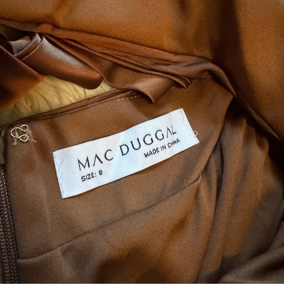 NWT Mac Duggal Pleated Feather Cap Sleeve Open Back Gown - Size 8 - Picture 8 of 8